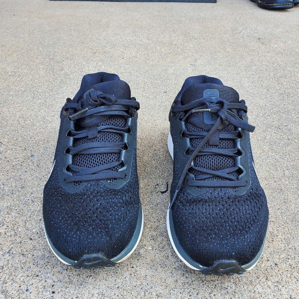 Nike Air Cushlon Sneakers, Size 7.5